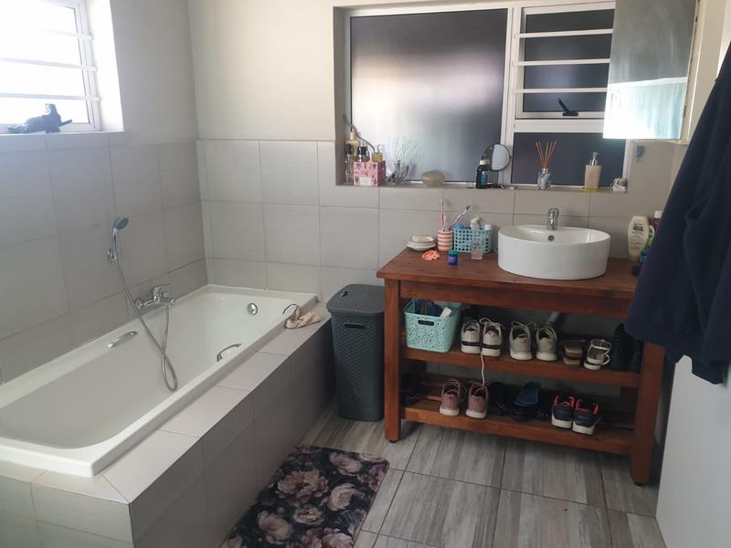 3 Bedroom Property for Sale in Avondale Western Cape